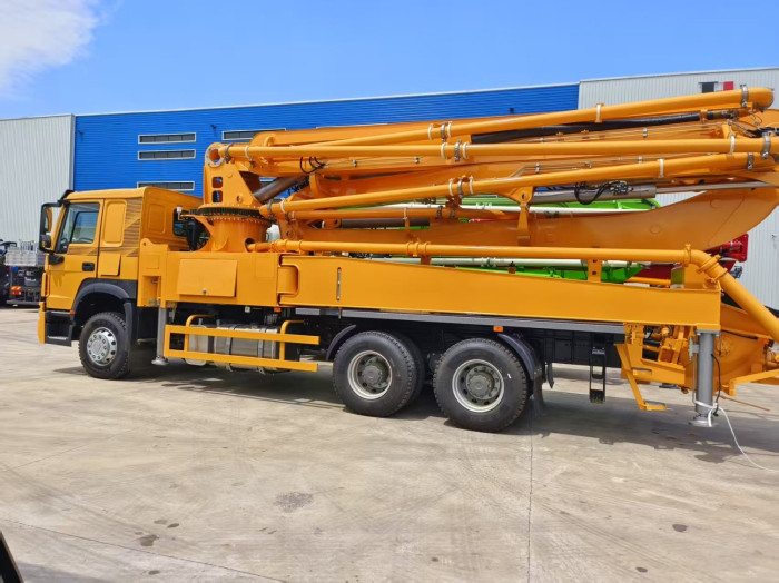 Автобетононасос Isuzu 380HP 37,9м